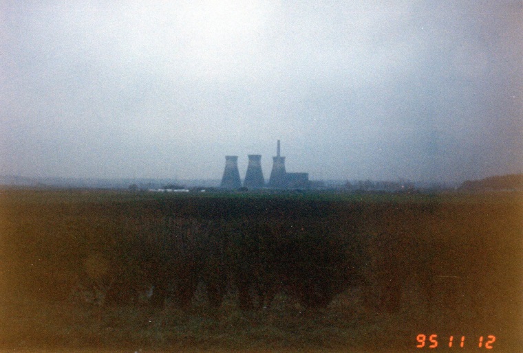 SkeltonGrangePowerStation(1)AboutToBeDemolishedAbout8.00a.m.Nov121995..jpg