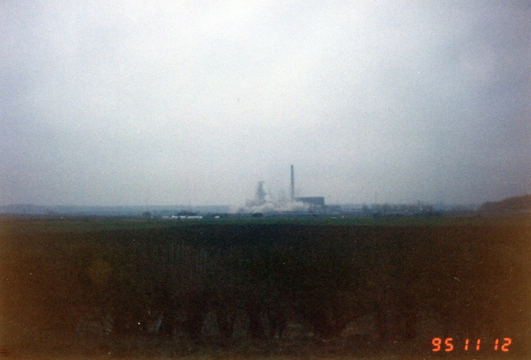 SkeltonGrangePowerStation(4)AlmostDemolishedAbout8.00a.m.Nov121995..jpg