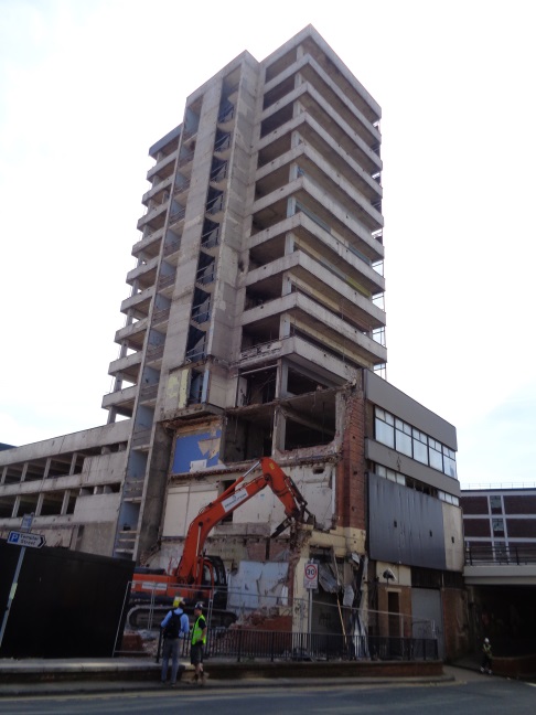 BritishGasOfficesDemolitionBridgeStLeedsAug162016.jpg