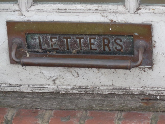 LetterBoxCallsLandingLeedsNov022016.jpg